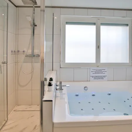 Apartment Baignoire Balneo